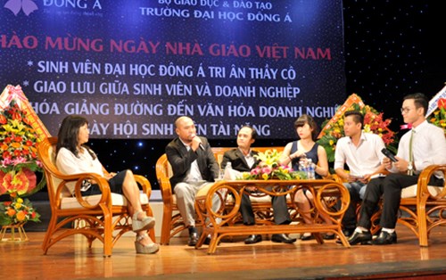 Hơn 1.000 sinh viên Đà Nẵng bàn về văn hóa tổ chức